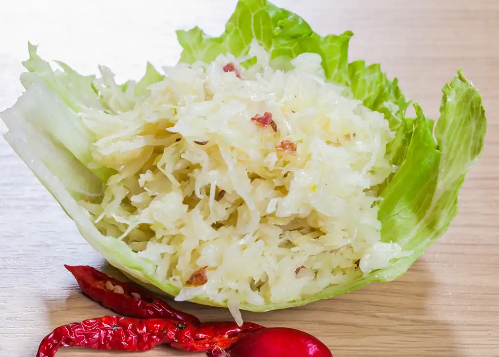 Krautsalat mit Speck Bayerischer